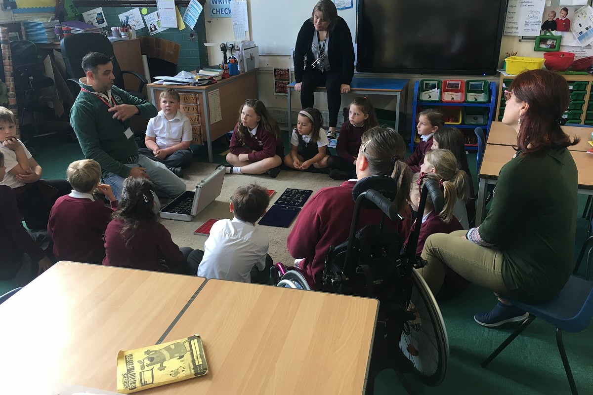 Class 3 pass around the finds